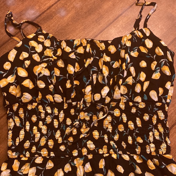 Lemon dress. Size large. Only warn once.  smoke free house - Picture 2 of 4